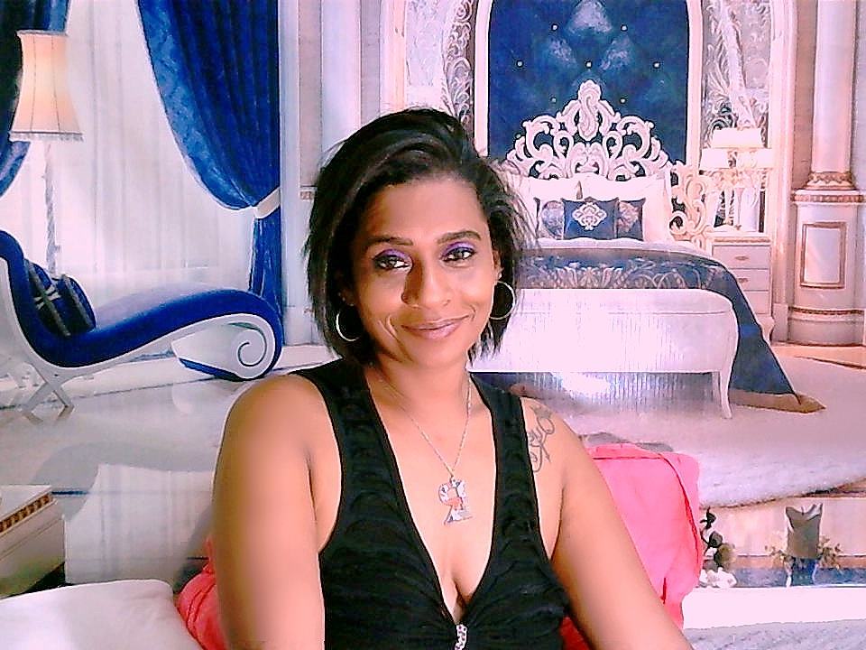 Indian_Fiesty's Live Cam